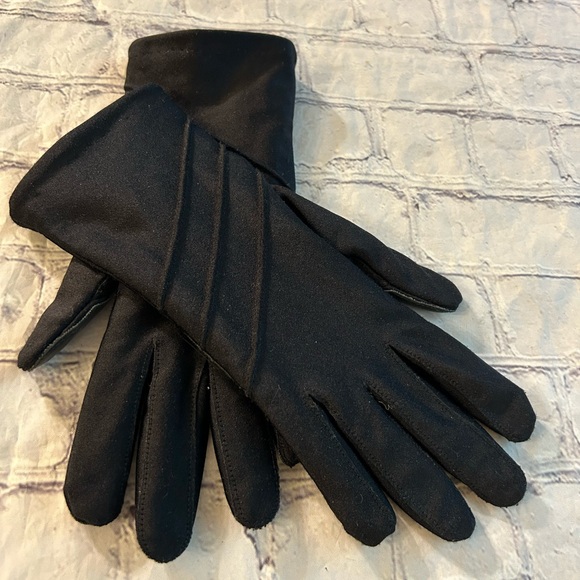 RETRO CHIC BLACK NYLON WOMENS GLOVES FITS LARGE - Picture 1 of 7